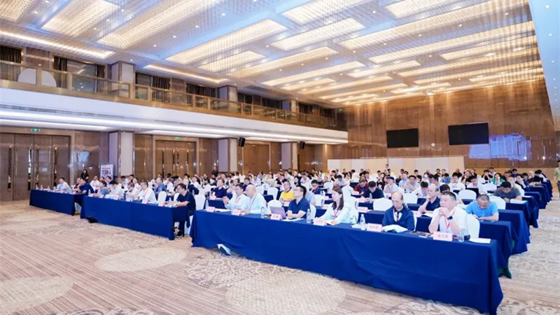 泉工股份闪耀2025“长江经济带典型固废综合利用交流会暨第七届再生材料‘利废新材料’生产应用科技大会”
